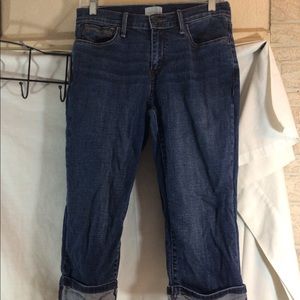 Woman’s Sz 4 LEVIS 515 Capri Faded Cuffed Blue Denim Capris pre-owned
